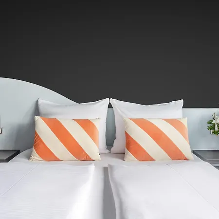 Numa Viktoria Aparthotel 4*