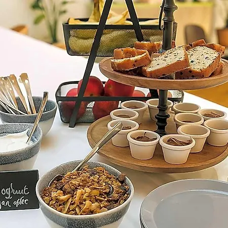 Numa Viktoria Aparthotel 4*